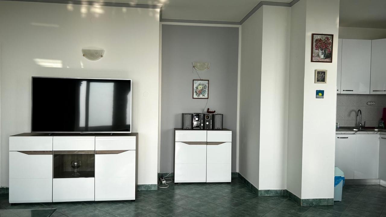 Apartman Giani With Swimming Pool *